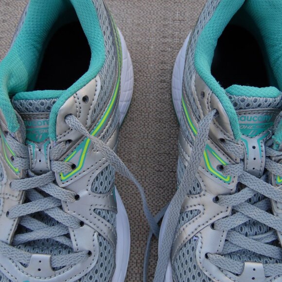 SAUCONY WOMENS SIZE 6 RUNNING SHOES - Picture 11 of 12